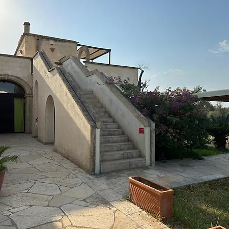 Masseria Le Celline مزرعة للإقامة *