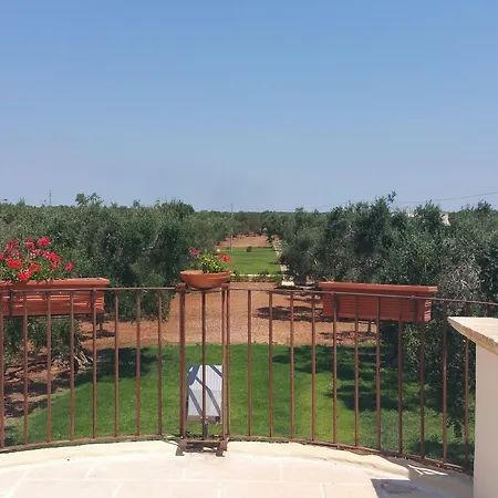 Masseria Le Celline مزرعة للإقامة *